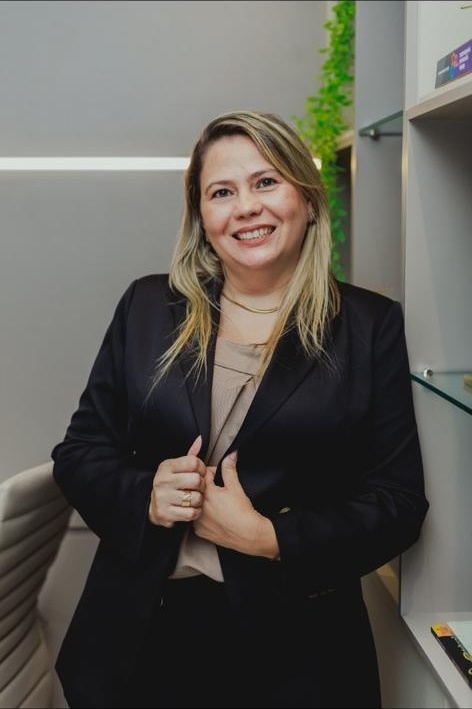 Dra. Karoliny Vidal - Advogada Especialista em Direito Previdenciário